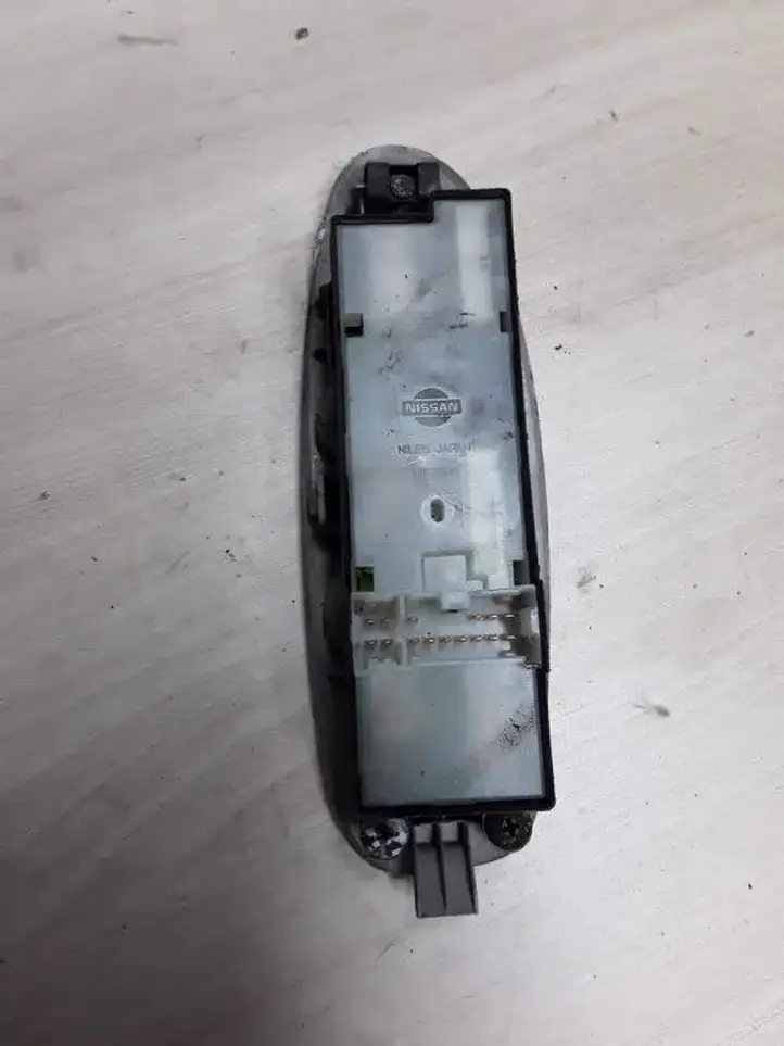 Nissan Almera (2000 - 2006) 80961BU400 Кнопка стеклоподъемников — фото 3