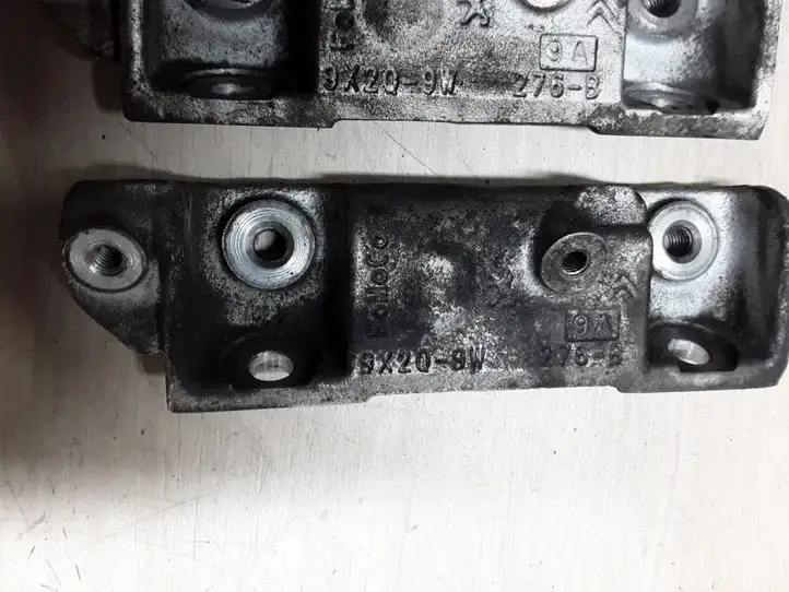 Land Rover Range Rover Sport L494 (2009 - 2013) 9X2Q9W276B Держатель форсунки — фото 2