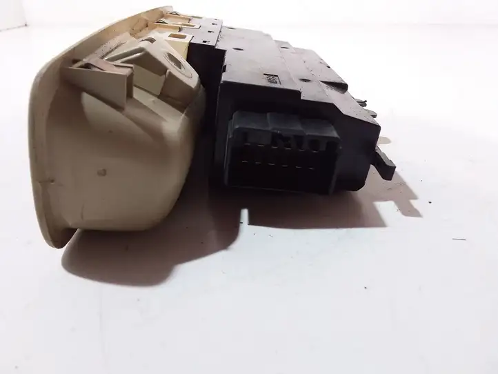 Volvo S80 (1998 - 2004) 8622040 Кнопка стеклоподъемников — фото 4