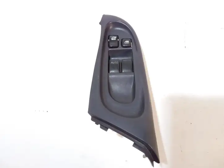 Nissan Almera N16 (2000 - 2010) Блок кнопок стеклоподъемников — фото 1