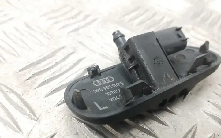 Audi A3/S3 8P (2008 - 2013) 3P0955987E Форсунка омывателя лобового стекла — фото 4