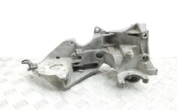 Audi A4 S4 B8 8K (2007 - 2011) 03L903139E Кронштейн генератора — фото 1