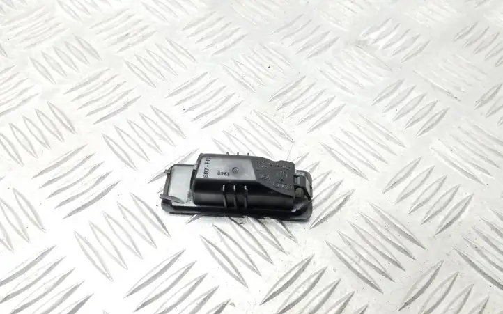 Volkswagen Polo V 6R (2009 - 2015) 1K8943021 Подсветка номера — фото 4
