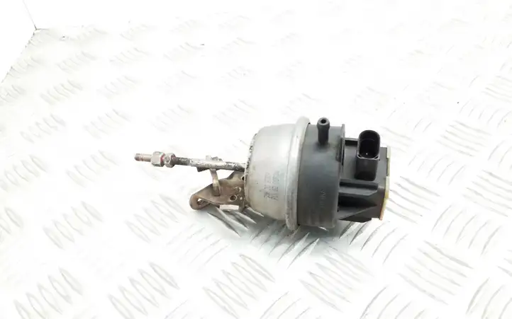 Audi A4 S4 B8 8K (2007 - 2011) SMK306004 Электропривод турбины — фото 3