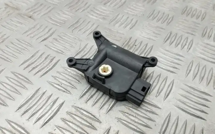 Seat Exeo (3R) (2008 - 2013) 8E2820511A Двигатель задвижки потока воздуха — фото 4