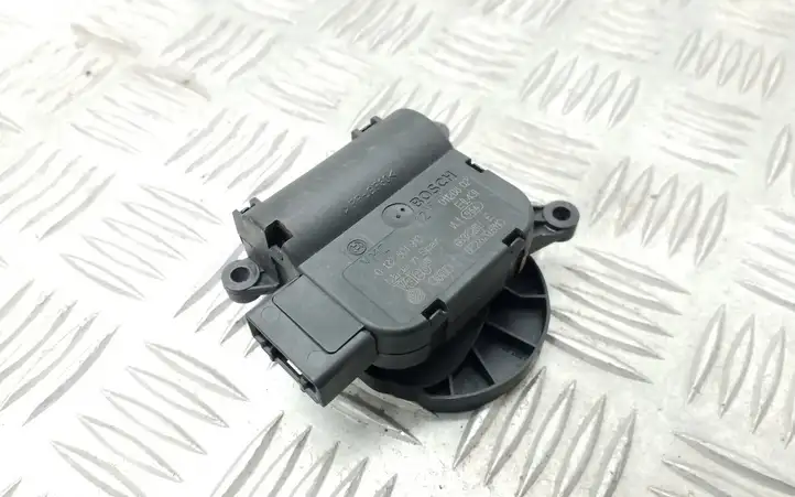 Seat Exeo (3R) (2008 - 2013) 8E2820511C Двигатель задвижки потока воздуха — фото 1