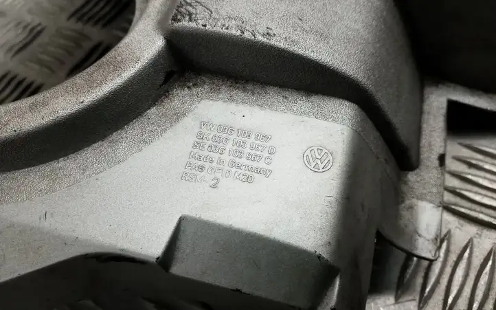 Volkswagen PASSAT B6 (2005 - 2010) 03G103967 Крышка двигателя декоративная — фото 3