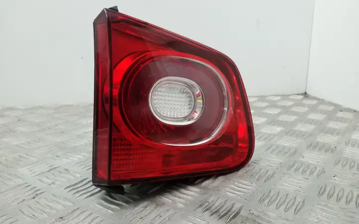 Volkswagen Tiguan (2007 - 2011) 5N0945093C Задний фонарь в крышке багажника — фото 1