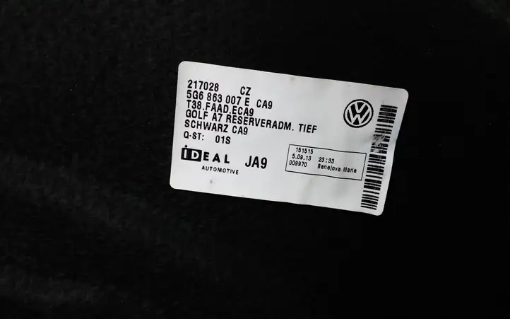 Volkswagen Golf VII (2013 - 2019) 5G6863007E Коврик багажника — фото 3