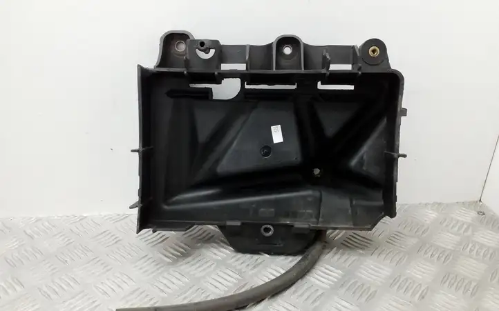 Seat Toledo IV (NH) (2011 - ) 6R0915331C Площадка аккумулятора — фото 2