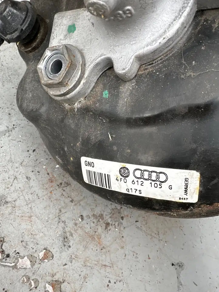 Audi A6 S6 C6 4F (2004 - 2008) 4F0612105G Вакуумный усилитель тормозов — фото 2