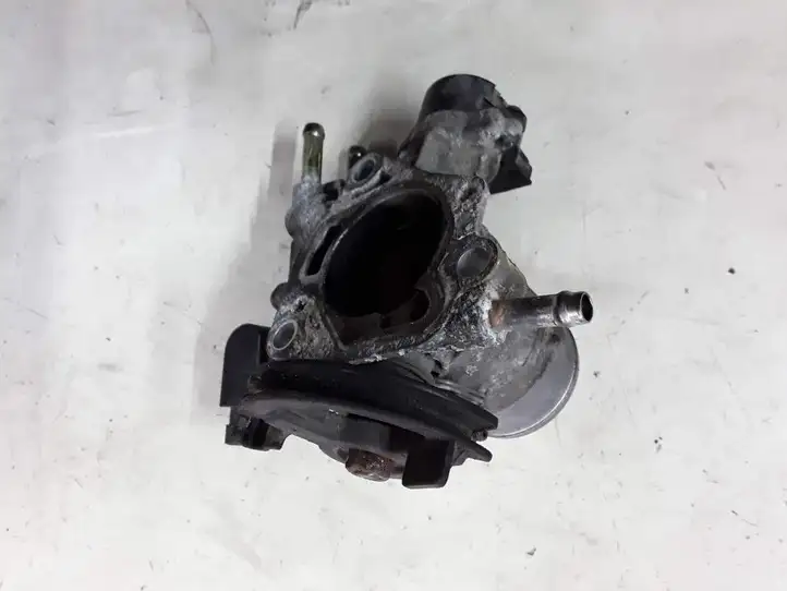Toyota Yaris (1999 - 2003) 8945320130 Дроссельная заслонка — фото 2