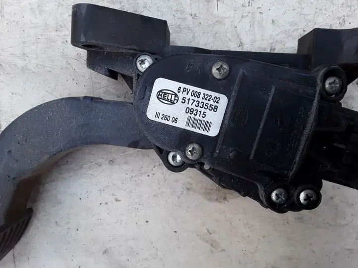 Fiat Croma (2005 - 2011) 51733558 Педаль акселератора — фото 2