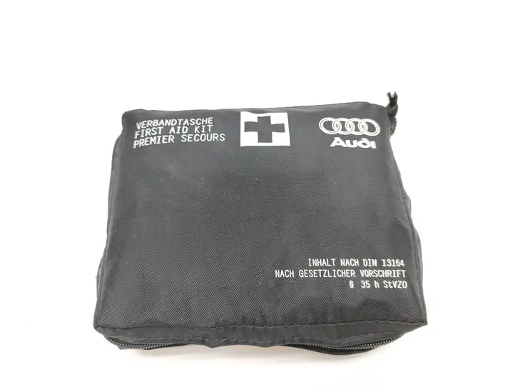 Audi A3/S3 8P (2008 - 2013) 8W0860282B Автомобильная аптечка — фото 1