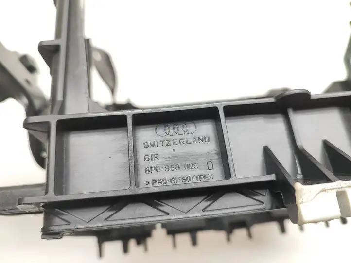 Audi A3/S3 8P (2008 - 2013) 8P0858005D Кронштейн GPS-навигатора — фото 3