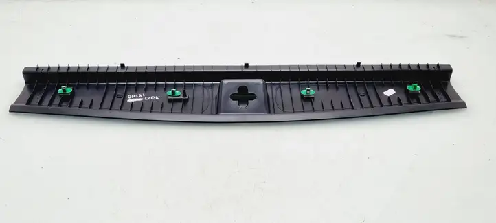 Opel Astra K (2015 - 2020) 13432054 Отделка порога багажника — фото 1
