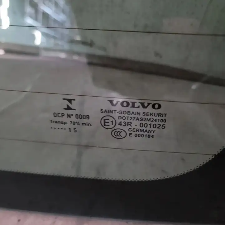 Volvo XC60 (2013 - 2017) Заднее стекло — фото 3