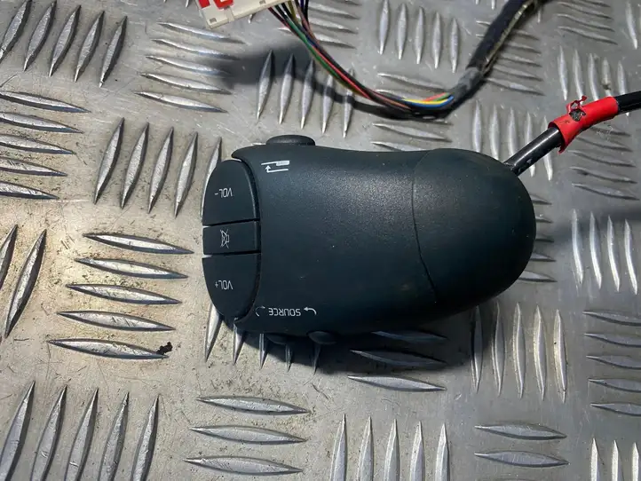 Renault Megane I (1995 - 2002) 7700841290C Мултифункционный включатель управления / ручка — фото 2