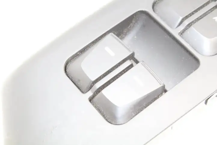 Hyundai ix35 (2013 - 2019) 935702Y8209P Кнопка стеклоподъемников — фото 2