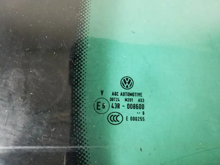 Volkswagen Tiguan (2007 - 2011) 5N0845214E Форточка двери — фото 3