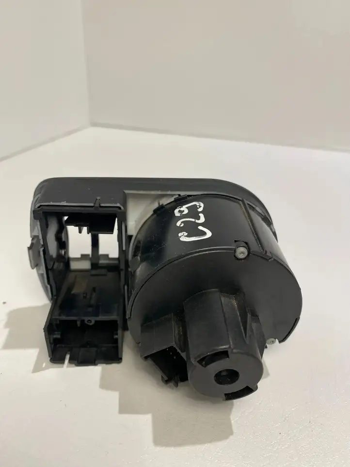 Audi A3/S3 8P (2004 - 2008) 8P1941531Q Включатель фонарей — фото 4