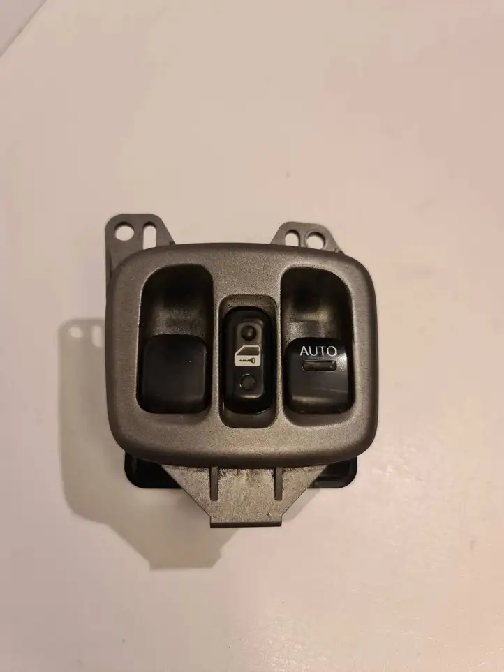 Toyota Celica T230 (1999 - 2006) 8480220330 Блок кнопок стеклоподъемников — фото 1