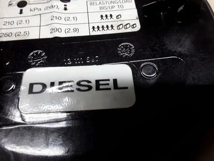 Opel Astra H (2004 - 2009) 13111597 Крышка топливного бака — фото 4