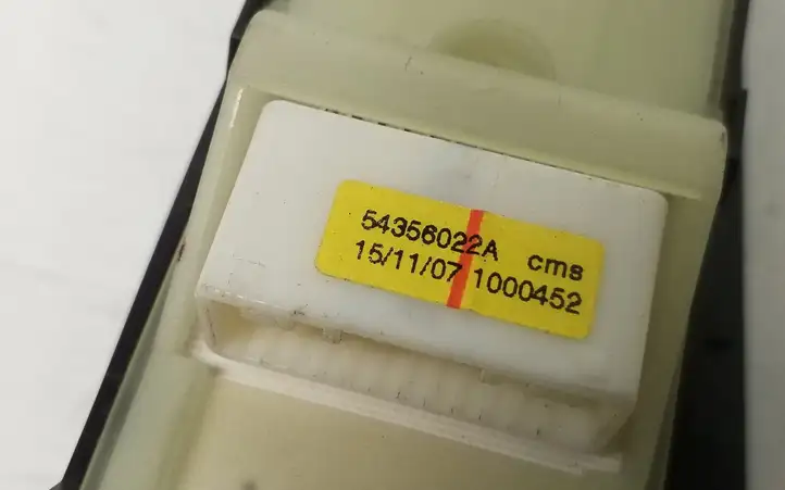 Toyota Avensis T250 (2006 - 2009) 54356022A Блок кнопок стеклоподъемников — фото 4