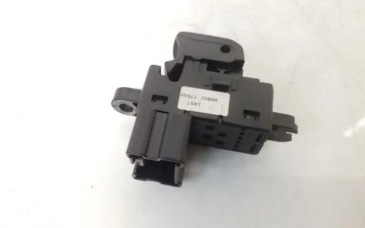 Nissan Qashqai (2006 - 2010) 25411JD000 Блок кнопок стеклоподъемников — фото 2