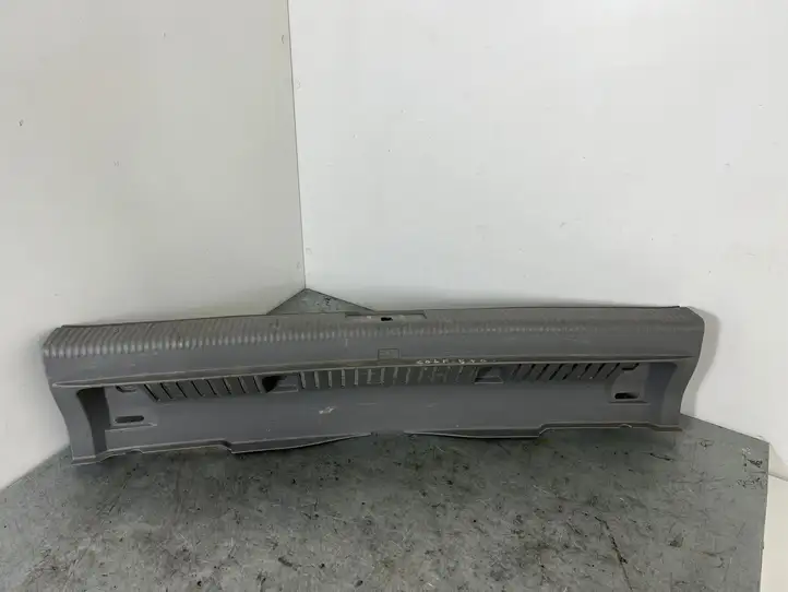 Volkswagen Golf Plus (2004 - 2008) 5M0863459C Отделка порога багажника — фото 1