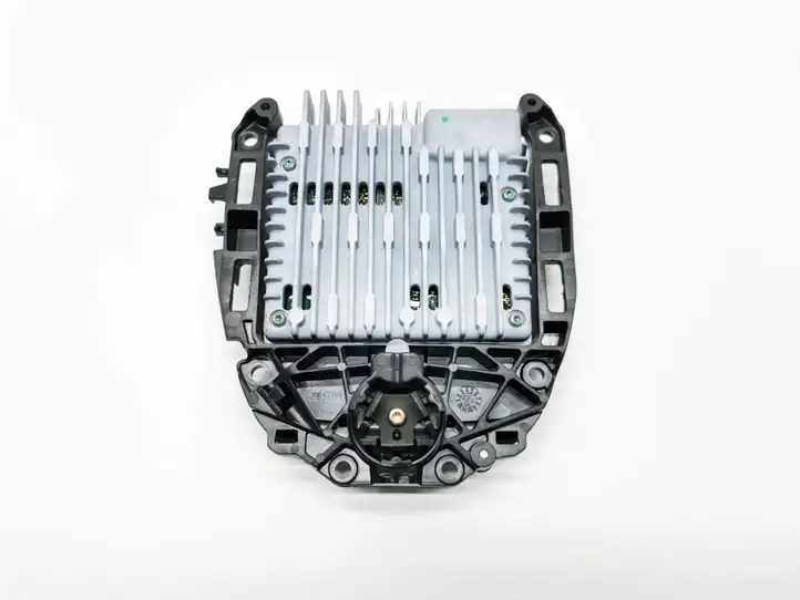 Tesla Model S (2016 - 2021) 1038482-99-L Камера в лобовом стекле — фото 3