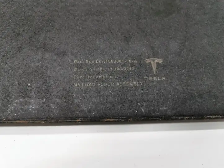 Tesla Model 3 (2017 - 2023) 1083001-00-G Коврик багажника — фото 4