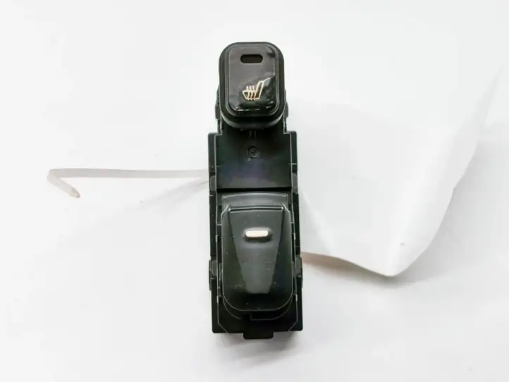 Hyundai ix35 (2013 - 2019) 3835211310 Кнопка стеклоподъемников — фото 1