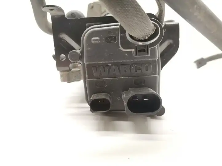 Porsche Taycan 9J1 (2019 - ) 9J1616006 Компрессор пневмоподвески — фото 3
