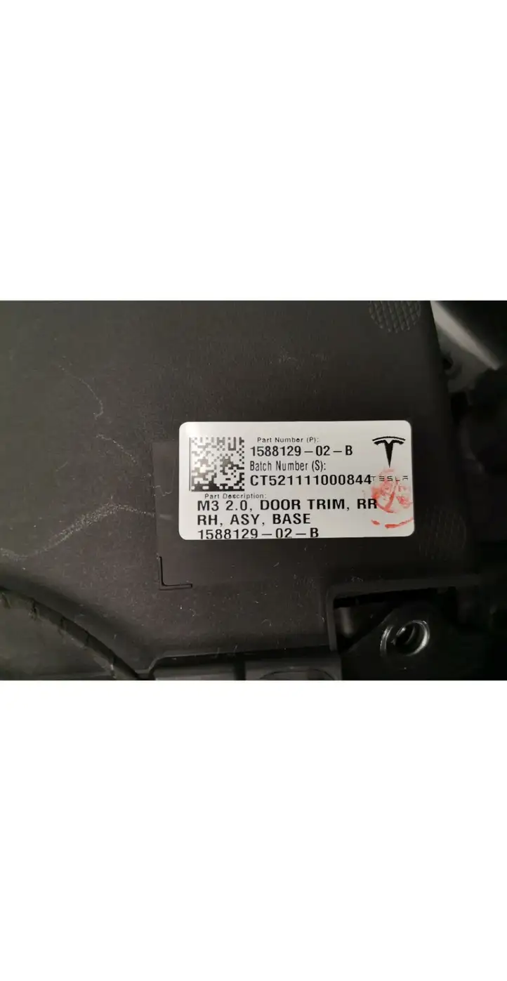Tesla Model 3 (2017 - 2023) 1588129-02-B Обшивка задней двери — фото 2
