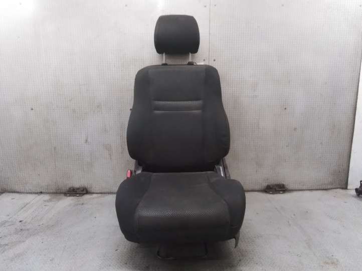 Toyota Avensis T250 (2003 - 2006)   Комплект отделки дверей