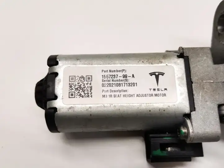 Tesla Model 3 (2017 - 2023) 1557237-99-A Электродвигатель сиденья — фото 3