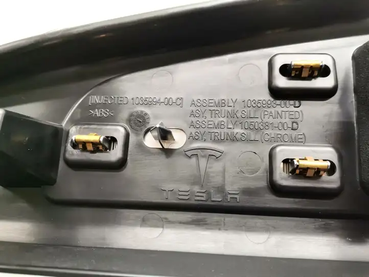 Tesla Model X (2015 - 2021) 103599300D Обшивка стойки у окна — фото 3