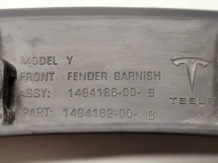 Tesla Model Y (2019 - 2024) 1494186-00-B Накладка колесной арки — фото 2