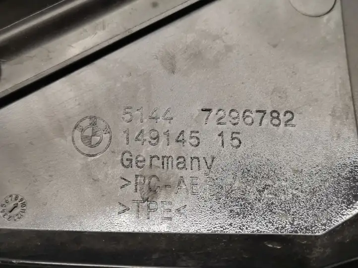 BMW i3 (2013 - ) 51447296782 Накладка стоек лобового стекла — фото 4
