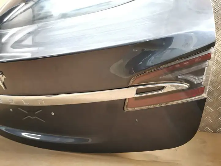 Tesla Model S (2016 - 2021) 1028348-E0-B Крышка багажника — фото 2