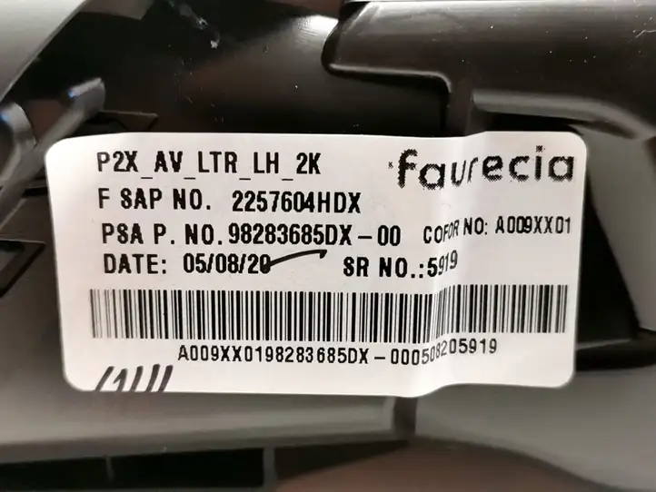 Peugeot 208 (2019 - ) 98283685DX Боковой воздушный дефлектор — фото 3