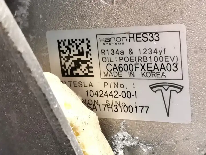 Tesla Model X (2015 - 2021) 1042442-00-I Компрессор (насос) кондиционера воздуха — фото 3