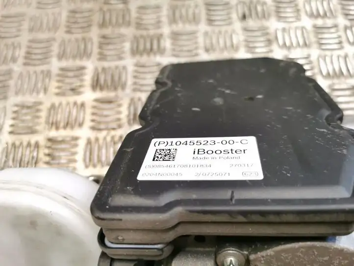 Tesla Model X (2015 - 2021) 1045523-00-C Главный тормозной цилиндр — фото 4