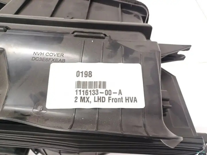 Tesla Model X (2015 - 2021) 1116133-00-A Комплект системы вентиляции салона — фото 3