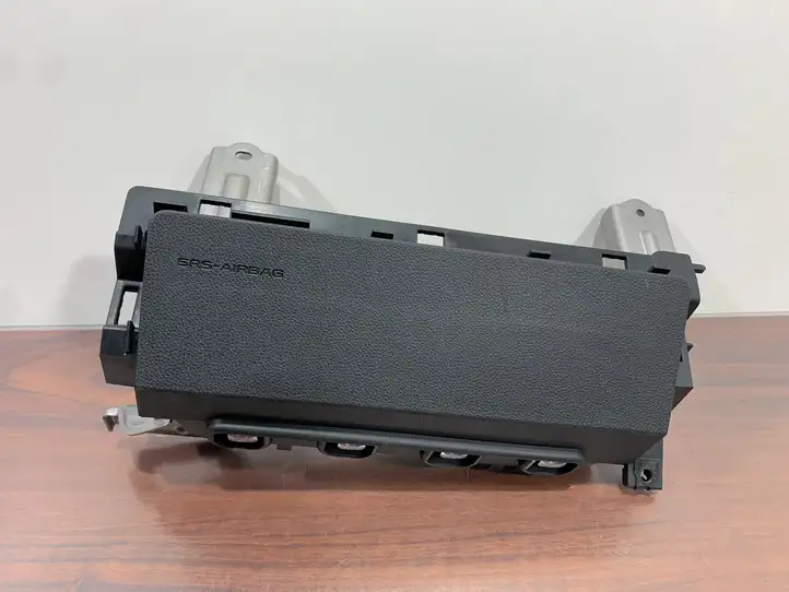 Subaru Forester SK (2018 - 2025) WRK0W625547 Коленная подушка безопасности — фото 1