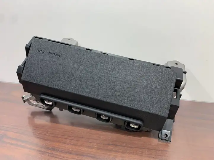 Subaru Forester SK (2018 - 2025) WRK0W625547 Коленная подушка безопасности — фото 3