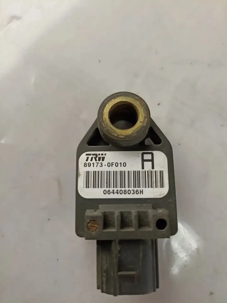 Toyota Corolla Verso AR10 (2004 - 2009) 891730F010 Датчик удара SRS — фото 4