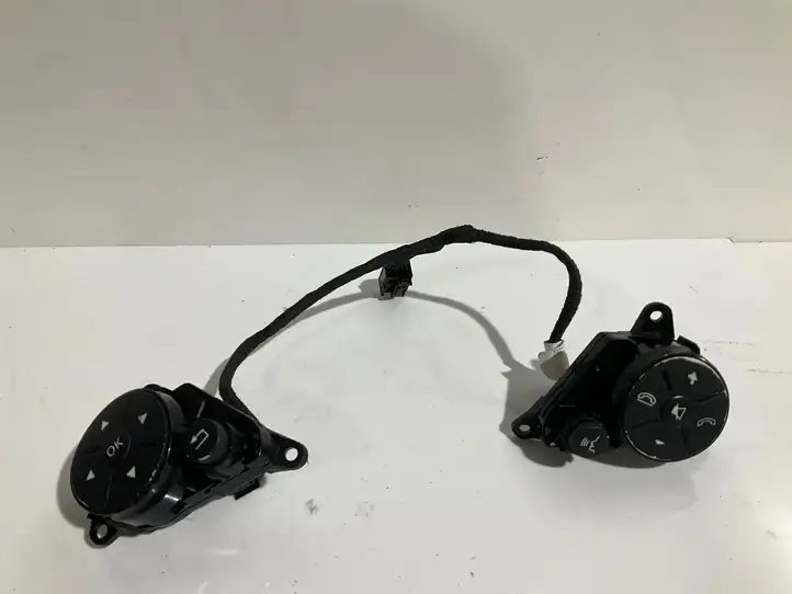 Mercedes-Benz E W212 (2009 - 2016) A2048210051 Кнопки на рулевом колесе — фото 1