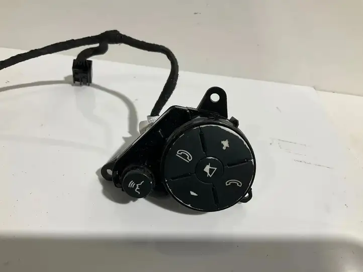 Mercedes-Benz E W212 (2009 - 2016) A2048210051 Кнопки на рулевом колесе — фото 3